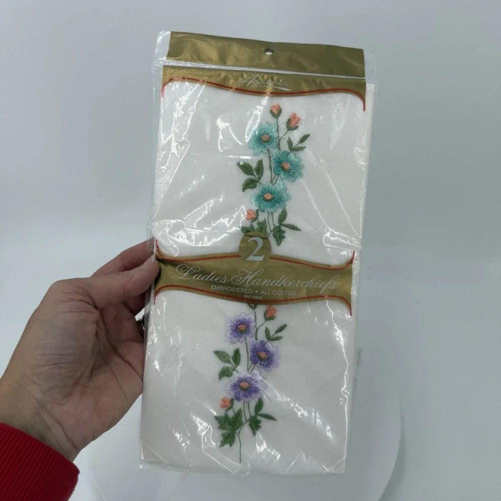 Axxents Ladies Embroidered Handkerchiefs Set Of 2 100% Cotton New In Package NIB